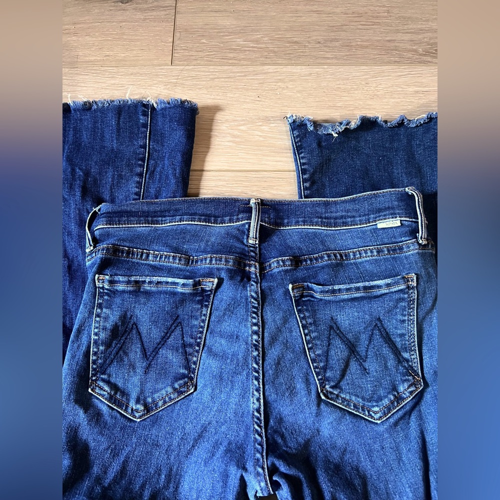 MOTHER jeans TheWeekender used but good condition. Slight stretch in thi…
